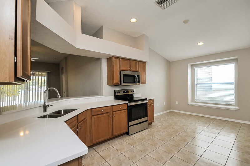 2,435/Mo, 2537 Peekskill Rd Valrico, FL 33594 Kitchen View