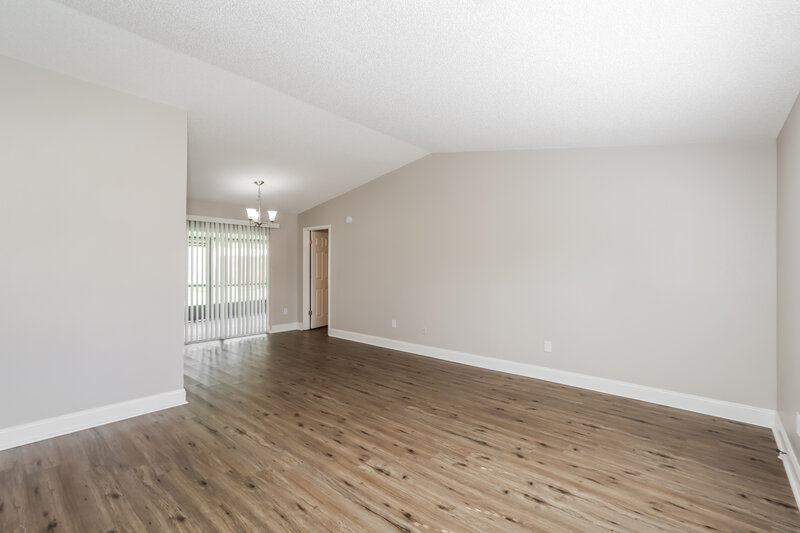 2,480/Mo, 14515 Wessex St Tampa, FL 33625 Living Room View 2