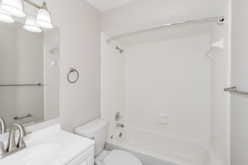 2,480/Mo, 14515 Wessex St Tampa, FL 33625 Bathroom View