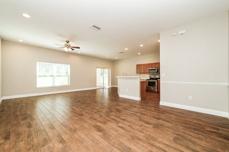 2,260/Mo, 742 Star Pointe Dr Seffner, FL 33584 Living Room View 2