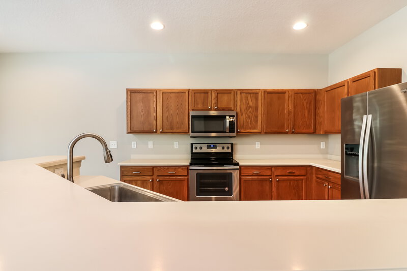 2,350/Mo, 742 Star Pointe Dr Seffner, FL 33584 Kitchen View