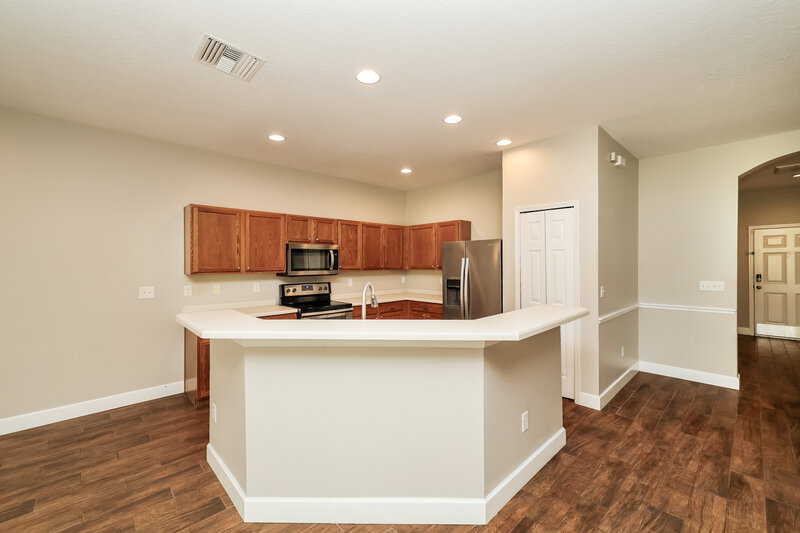 2,260/Mo, 742 Star Pointe Dr Seffner, FL 33584 Kitchen View