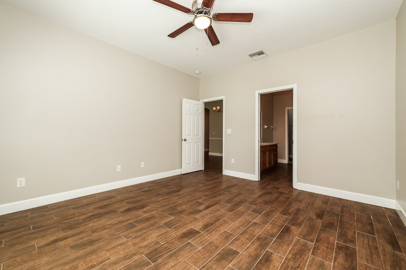2,260/Mo, 742 Star Pointe Dr Seffner, FL 33584 Main Bedroom View 2