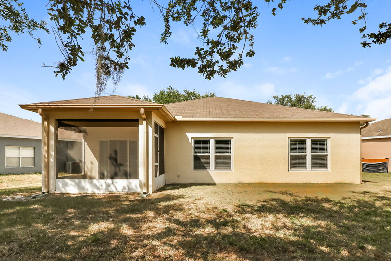 2,350/Mo, 742 Star Pointe Dr Seffner, FL 33584 Rear View