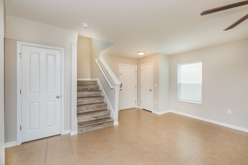 2,280/Mo, 10713 Southern Forest Dr Riverview, FL 33578 Living Room View 3