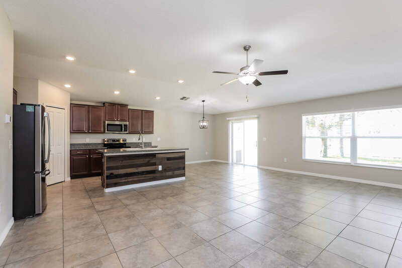 2,145/Mo, 7005 Trent Creek Dr Ruskin, FL 33573 Living Room View