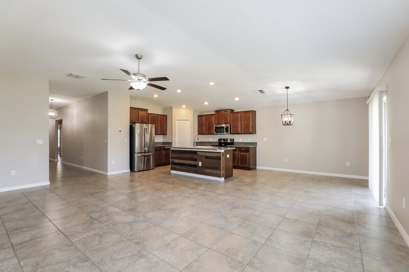 2,145/Mo, 7005 Trent Creek Dr Ruskin, FL 33573 Living Room View 2
