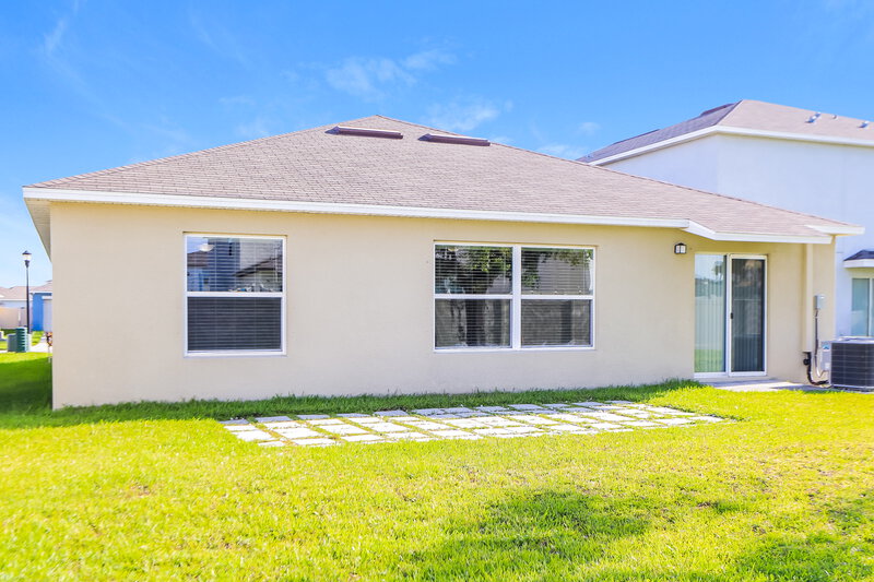 2,145/Mo, 7005 Trent Creek Dr Ruskin, FL 33573 Rear View