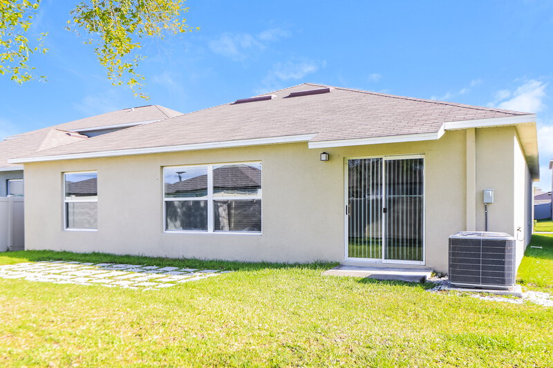 2,145/Mo, 7005 Trent Creek Dr Ruskin, FL 33573 Rear View 2