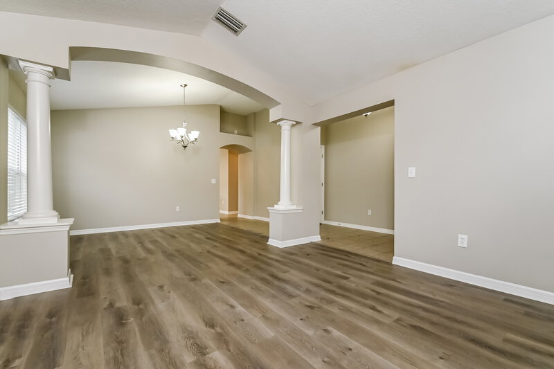 2,225/Mo, 315 Delwood Breck St Ruskin, FL 33570 Living Room View 2