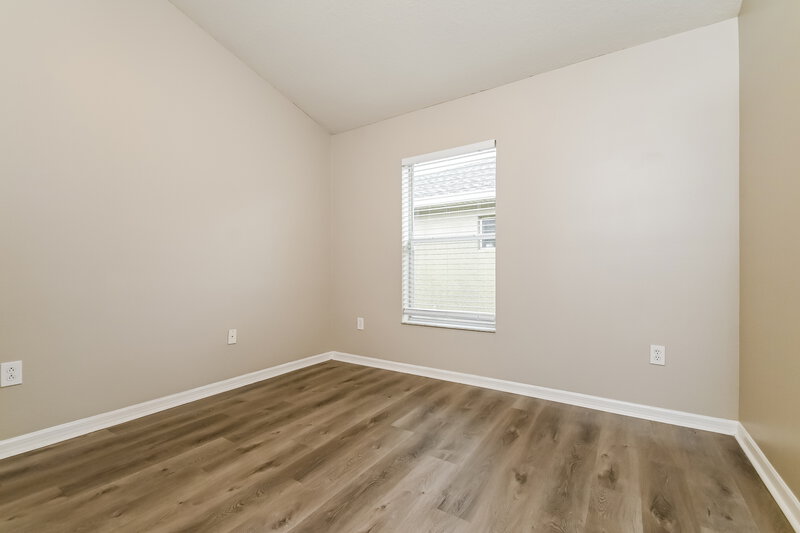 2,225/Mo, 315 Delwood Breck St Ruskin, FL 33570 Bedroom View 2