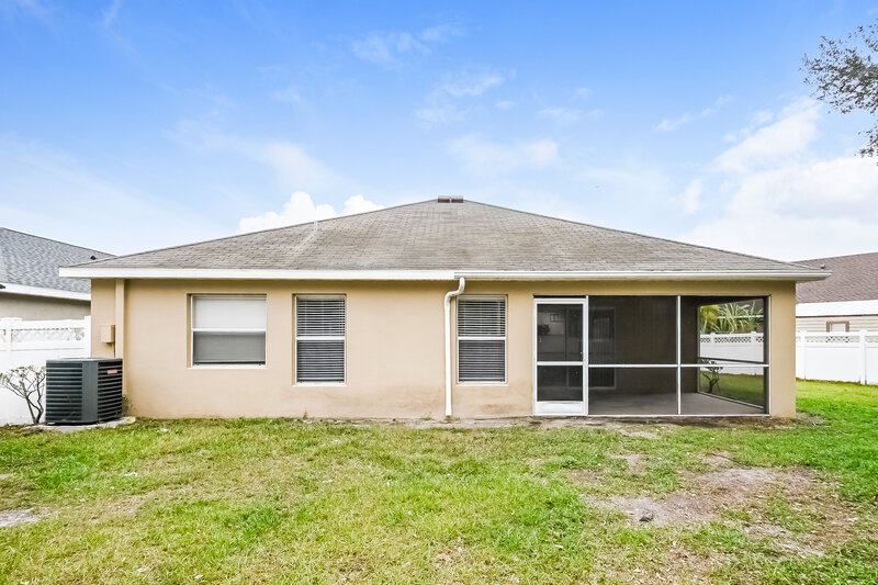 2,225/Mo, 315 Delwood Breck St Ruskin, FL 33570 Rear View