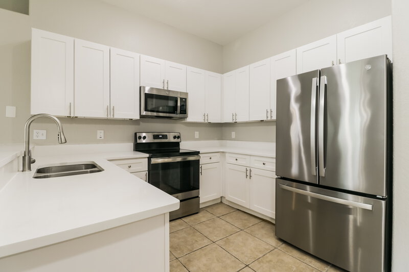3,910/Mo, 1837 Tangledvine Dr Zephyrhills, FL 33543 Kitchen View