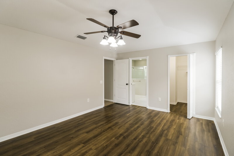 3,910/Mo, 1837 Tangledvine Dr Zephyrhills, FL 33543 Main Bedroom View
