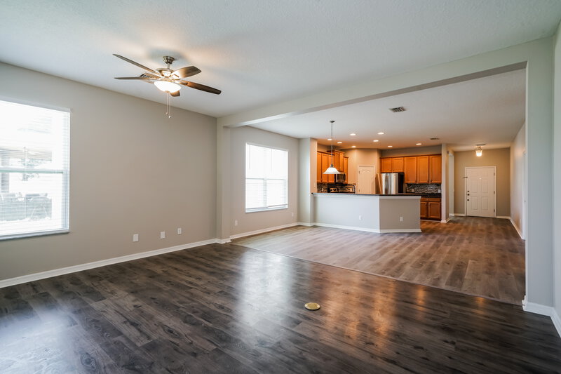 2,210/Mo, 7912 Camden Woods Dr Tampa, FL 33619 Living Room View