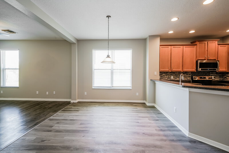 2,210/Mo, 7912 Camden Woods Dr Tampa, FL 33619 Dining Room View