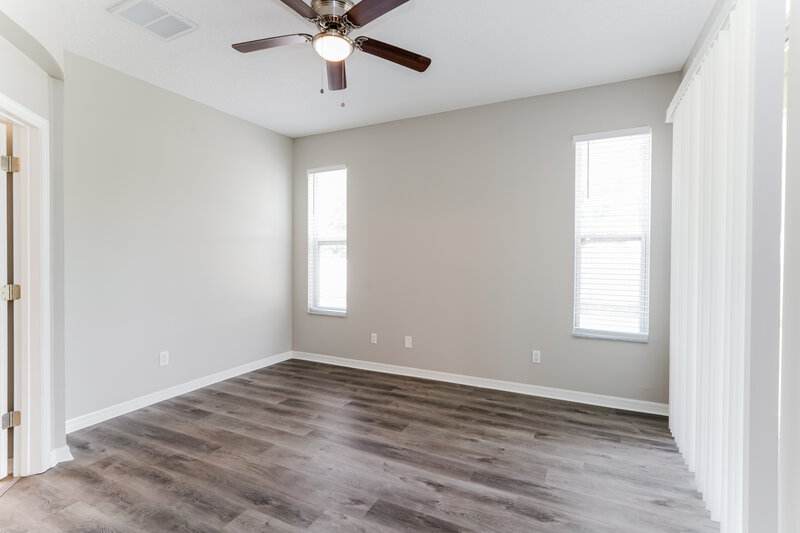 2,210/Mo, 7912 Camden Woods Dr Tampa, FL 33619 Main Bedroom View