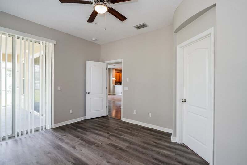 2,210/Mo, 7912 Camden Woods Dr Tampa, FL 33619 Main Bedroom View 2