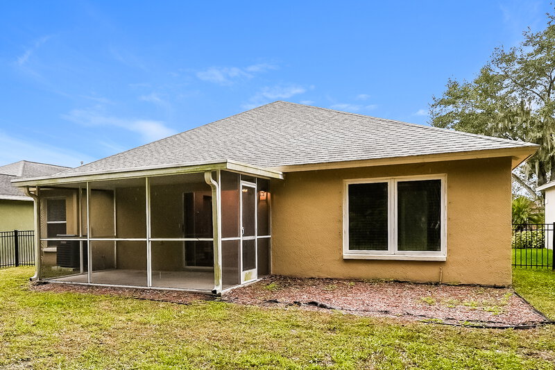 2,350/Mo, 1745 Kirtley Dr Brandon, FL 33511 Rear View