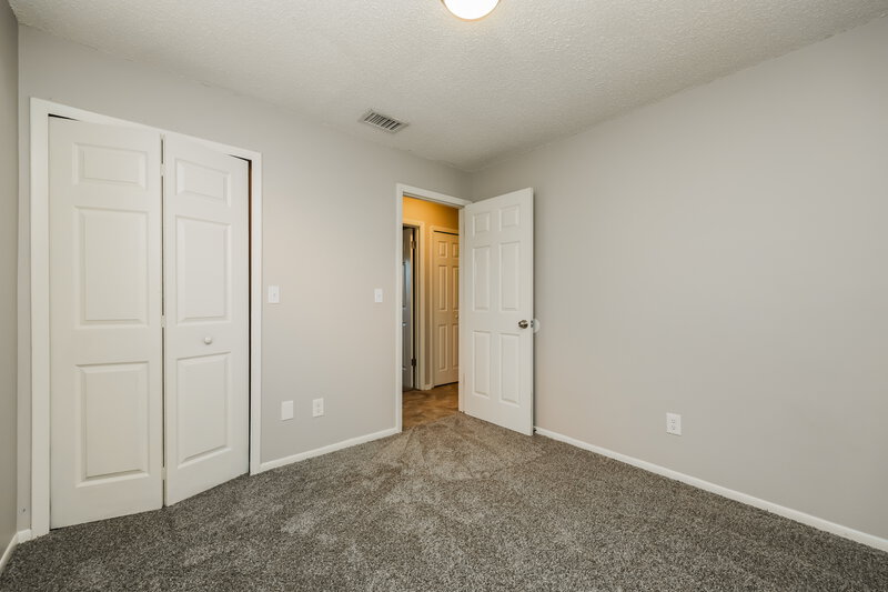 2,025/Mo, 213 Belfort Pl Valrico, FL 33594 Bedroom View 4