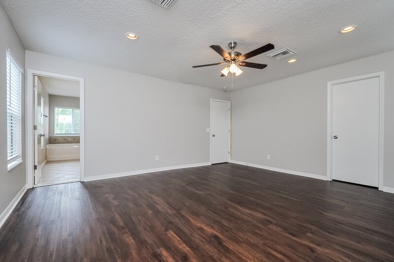 2,565/Mo, 10603 Marsanne Pl Riverview, FL 33578 Main Bedroom View