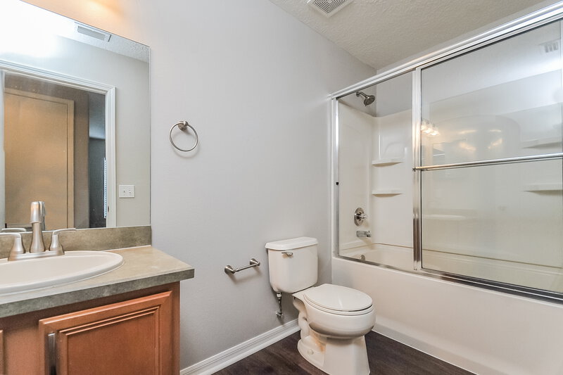 2,565/Mo, 10603 Marsanne Pl Riverview, FL 33578 Bathroom View