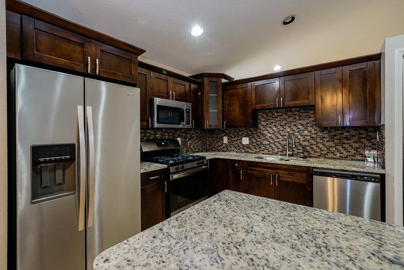3,760/Mo, 603 Wave Crest Cir Valrico, FL 33594 Kitchen View 3