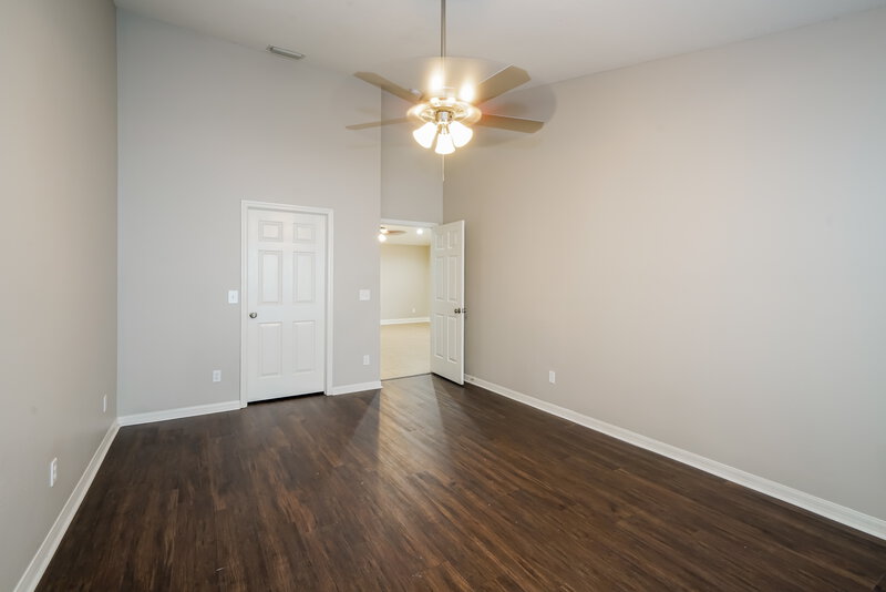 3,760/Mo, 603 Wave Crest Cir Valrico, FL 33594 Main Bedroom View