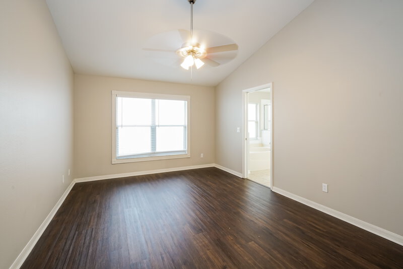 3,760/Mo, 603 Wave Crest Cir Valrico, FL 33594 Main Bedroom View 2