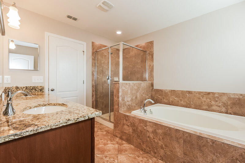2,220/Mo, 13946 Lugano Ct Hudson, FL 34669 Main Bathroom View