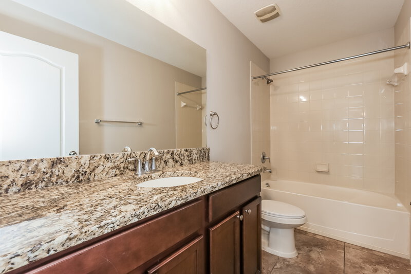 2,220/Mo, 13946 Lugano Ct Hudson, FL 34669 Bathroom View