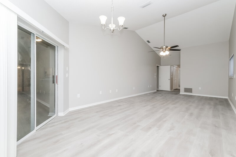 3,850/Mo, 311 Clearfield Ave Spring Hill, FL 34606 Main Bedroom View
