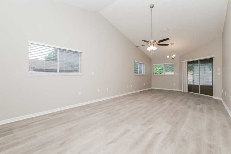 3,850/Mo, 311 Clearfield Ave Spring Hill, FL 34606 Main Bedroom View 2