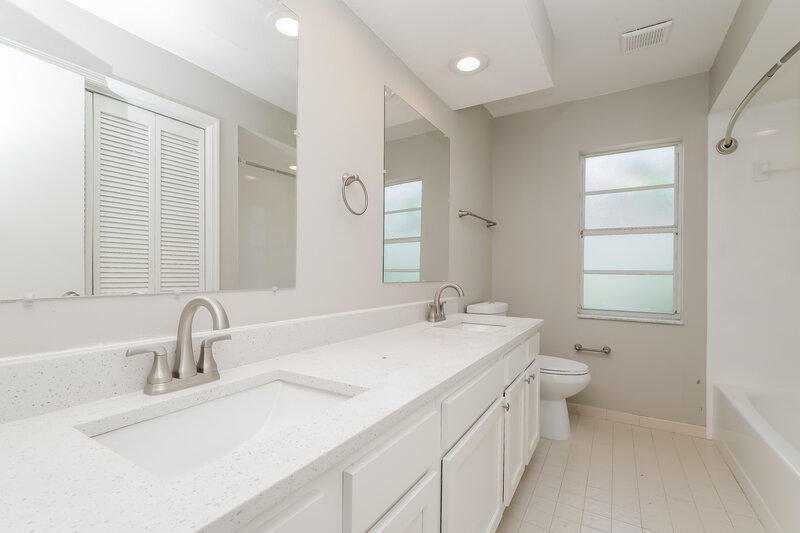 3,850/Mo, 311 Clearfield Ave Spring Hill, FL 34606 Bathroom View