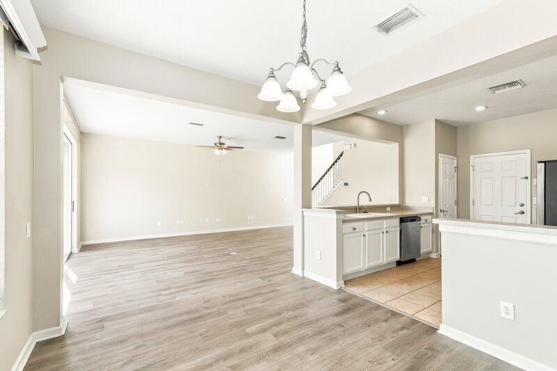 2,240/Mo, 13945 Crater Cir Hudson, FL 34669 Dining Room View 2