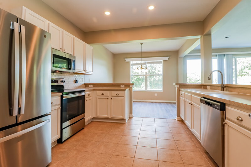 2,235/Mo, 13945 Crater Cir Hudson, FL 34669 Kitchen View 2