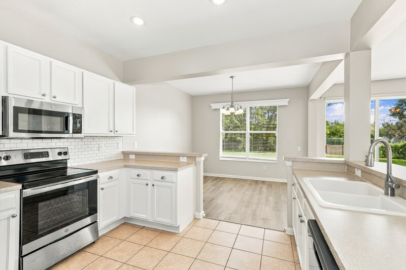 2,240/Mo, 13945 Crater Cir Hudson, FL 34669 Kitchen View 2