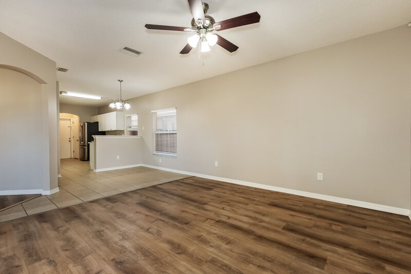2,260/Mo, 6917 Summer Harbor Ln Riverview, FL 33578 Living Room View 4