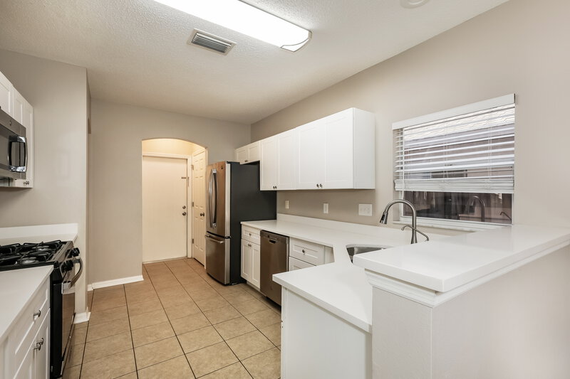 2,260/Mo, 6917 Summer Harbor Ln Riverview, FL 33578 Kitchen View