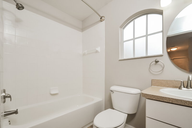 2,410/Mo, 6917 Summer Harbor Ln Riverview, FL 33578 Bathroom View