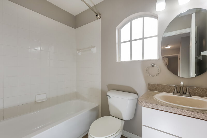 2,260/Mo, 6917 Summer Harbor Ln Riverview, FL 33578 Bathroom View