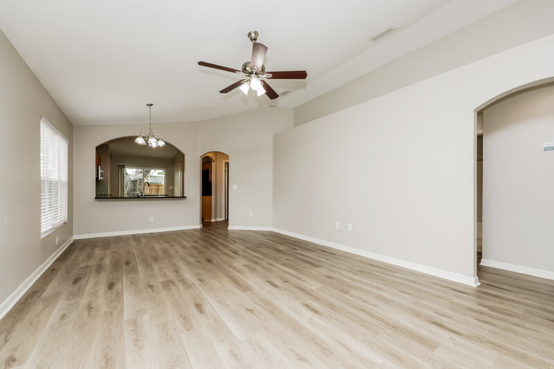2,175/Mo, 447 Maple Pointe Dr Seffner, FL 33584 Living Room View