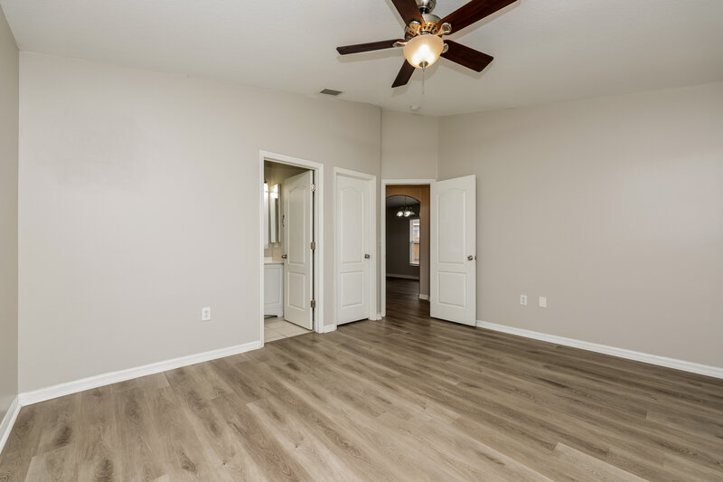 2,175/Mo, 447 Maple Pointe Dr Seffner, FL 33584 Main Bedroom View 2