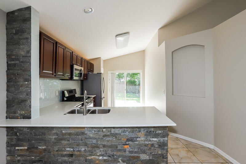 2,200/Mo, 14911 Stag Creek Cir Lutz, FL 33559 Kitchen View