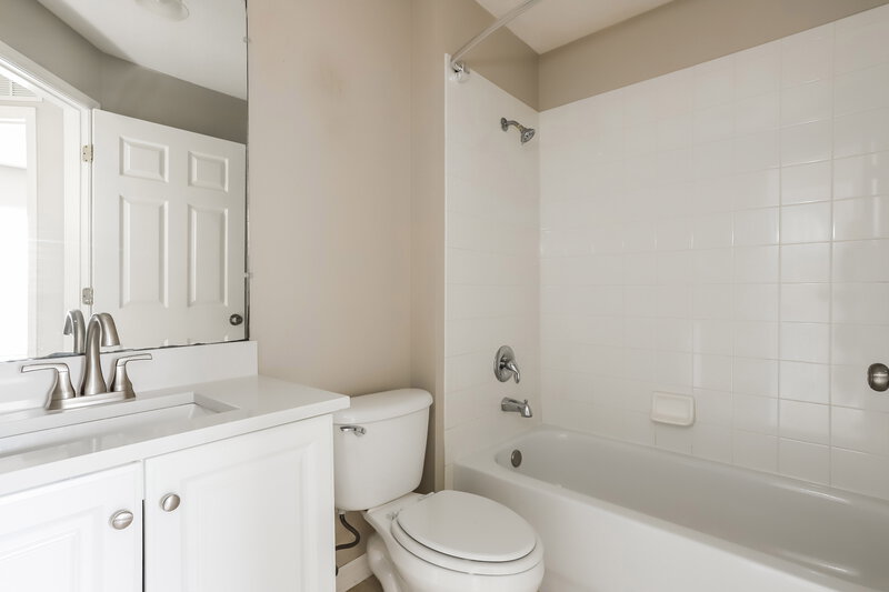 2,200/Mo, 14911 Stag Creek Cir Lutz, FL 33559 Bathroom View