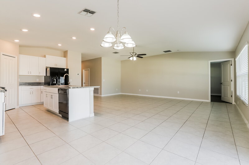 2,365/Mo, 13605 Willow Bluestar Loop Riverview, FL 33579 Dining Room View