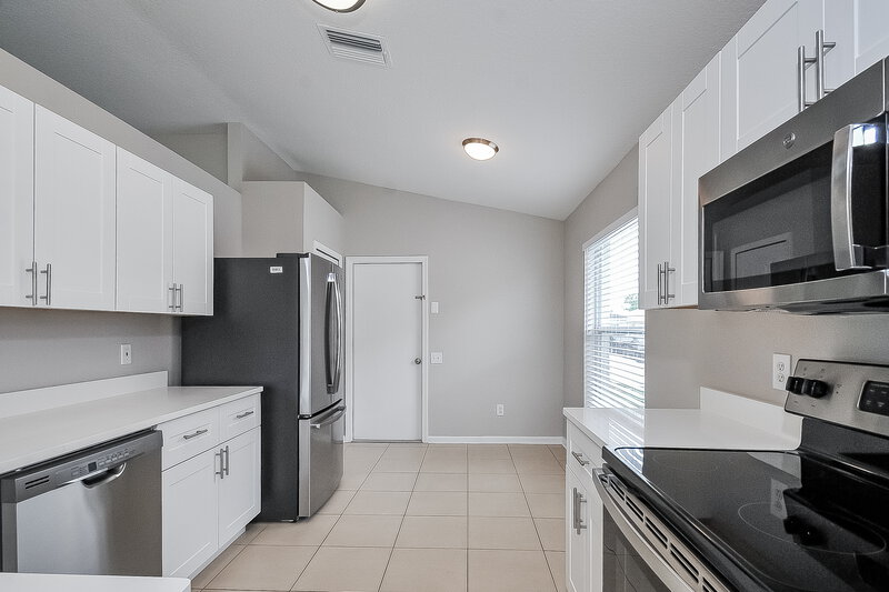 2,395/Mo, 10313 Hunters Haven Blvd Riverview, FL 33578 Kitchen View
