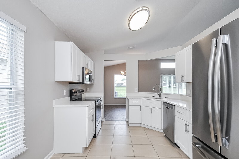 2,395/Mo, 10313 Hunters Haven Blvd Riverview, FL 33578 Kitchen View 2