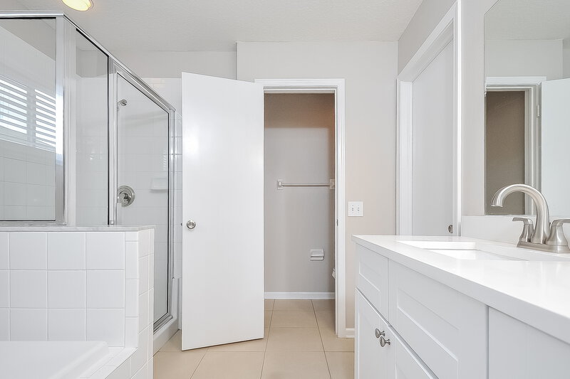 2,395/Mo, 10313 Hunters Haven Blvd Riverview, FL 33578 Bathroom View