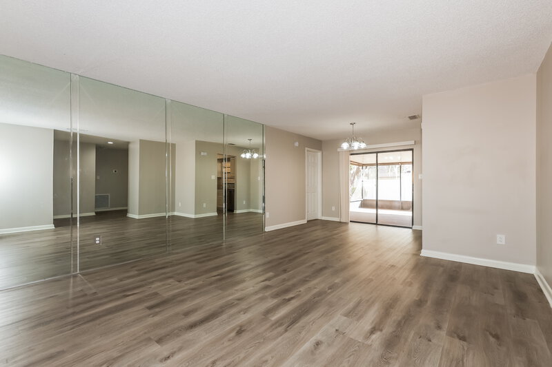 2,075/Mo, 813 Regal Palm Ct Brandon, FL 33510 Living Room View